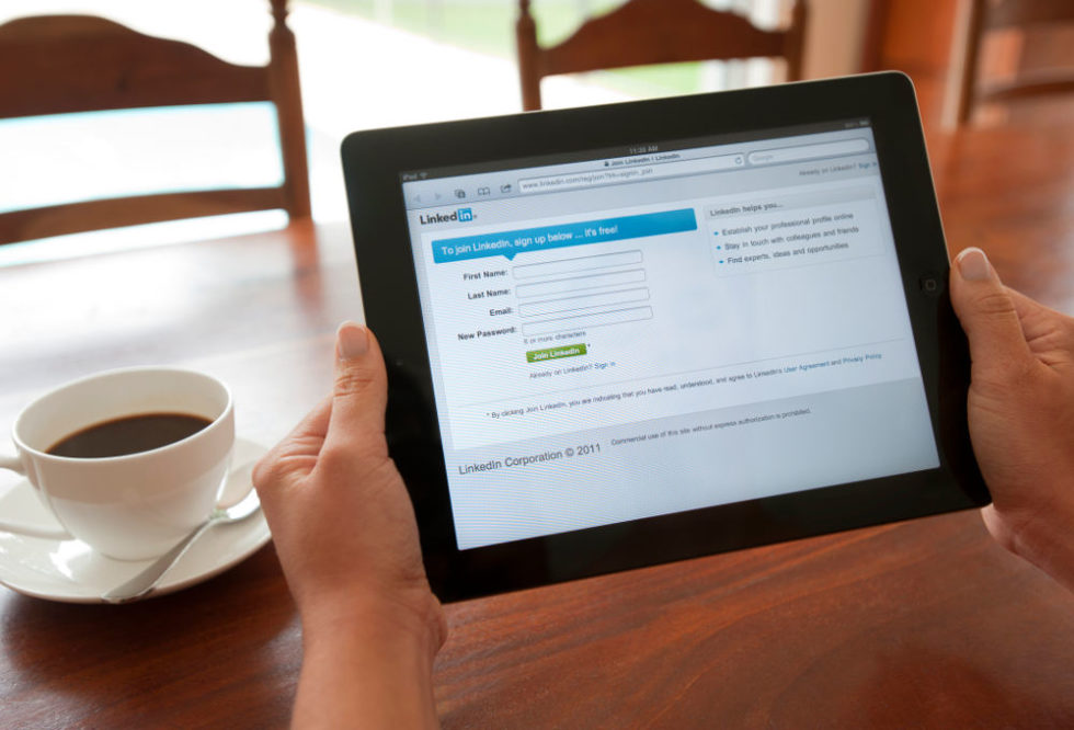 communicating-with-linkedin-cover-980x666